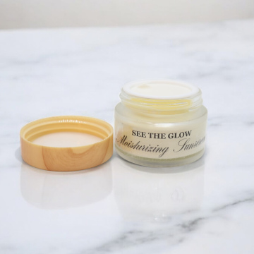 NATURAL MOISTORIZING SUNSCREEN 